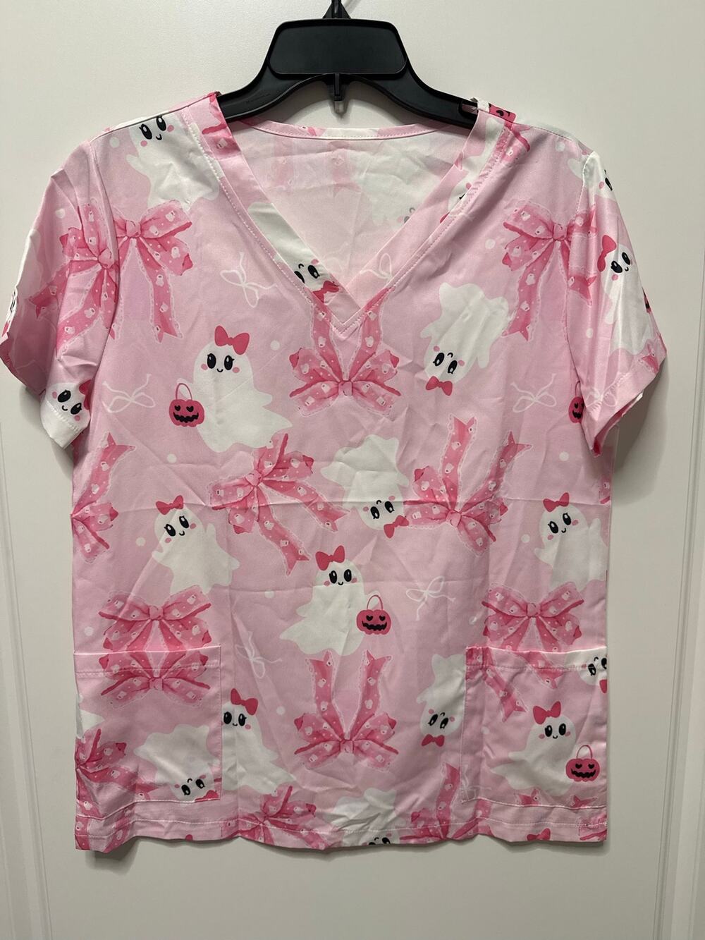 Ghost scrub Medium New pink with white ghosts v neck top